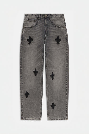 Pantalon Beleo Gris à plat, vu de face, denim gris délavé avec grandes fleurs de lys noires brodées