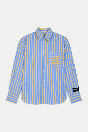 Chemise Juvaris Bleu à rayures jaunes de face à plat, broderie jaune sur la poche et étiquette à la manche