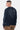 T-shirt Farah Noir Délavé à manches longues porté par un homme, vue de dos, grand cœur ornemental gris sur le dos