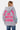 Sweat à capuche Fendy Gris Chiné vu de dos sur une femme, grande inscription rose NO SNITCH LOVERS, jean bleu