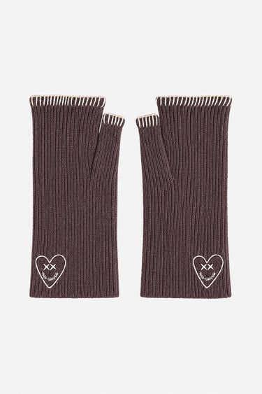 Mitaines en maille côtelée Fraise Marron sur fond blanc, coeur blanc brodé à yeux en croix