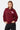 Sweat à capuche Javalentin Bordeaux porté par une mannequin femme, de face, mains dans les poches, jean noir