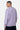 Pull Jedmo Lilas porté par un mannequin homme, vue de dos, maille unie, bas et poignets côtelés, pantalon cargo marine