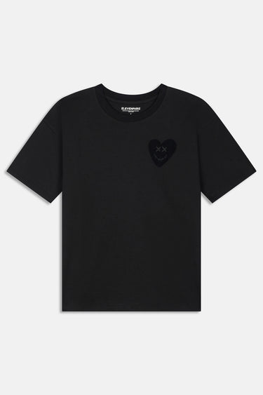 T-shirt Jerusalema Noir à plat, vue de face, petit coeur noir en relief sur la poitrine