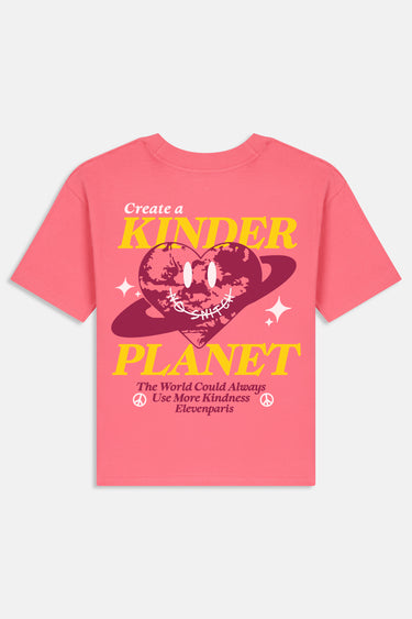 T-shirt June Rose vu de dos à plat, inscription jaune Create a Kinder Planet et cœur planète, fond blanc
