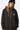 Sweat à capuche zippé Moon Coeur Noir porté par une mannequin femme avec bonnet noir, surpiqûres colorées sur les poches