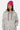 Sweat à capuche zippé Moon Bandana Gris Chiné porté par une femme avec bonnet rose, main dans la poche