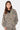 Sweat à capuche zippé Moon Bandana Kaki porté par une femme, plan rapproché, imprimé cachemire et cordons tressés