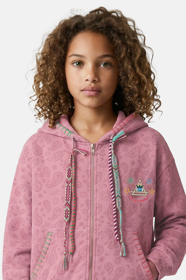 Sweat à capuche zippé Neliot Rose Bandana, plan rapproché sur la broderie pyramide et les cordons tressés