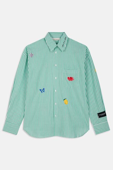 Chemise Penelope Vert à rayures blanches, vue de face à plat, petites broderies colorées, poche poitrine et étiquette