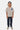Pantalon cargo Pafran Bleu Jean en denim foncé à surpiqûres claires, porté avec un t-shirt écru, bas à pressions