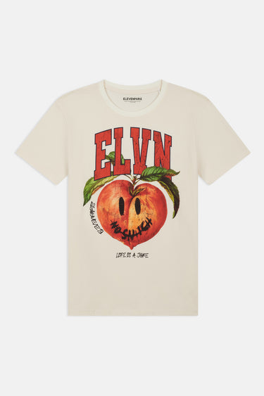 T-shirt Pasly Écru de face à plat, grosse pêche souriante sous l'inscription ELVN rouge, fond blanc