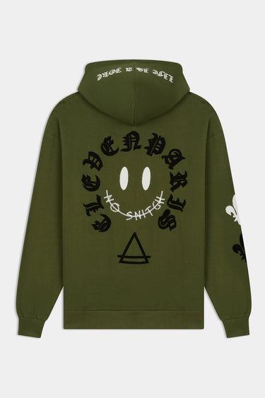 Sweat à capuche Poncho Kaki de dos à plat, grand smiley No Snitch noir et blanc cerclé de lettres gothiques Elevenparis