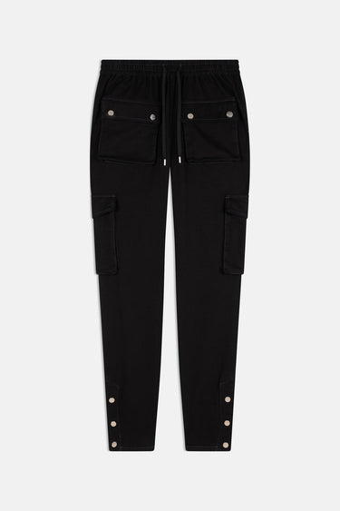 Pantalon cargo Suede Noir vu de face à plat, cordon de serrage, grandes poches à rabat et boutons-pressions aux chevilles