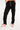 Pantalon cargo Suede blk noir porté vu de face, cordon à motif violet et blanc, baskets roses