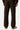 Jogging Taco Marron porté vu de dos par un mannequin, marron foncé, baskets beige