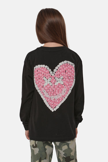 T-shirt Felicia Noir à manches longues vu de dos sur une fille, grand cœur smiley en mosaïque rose et blanche