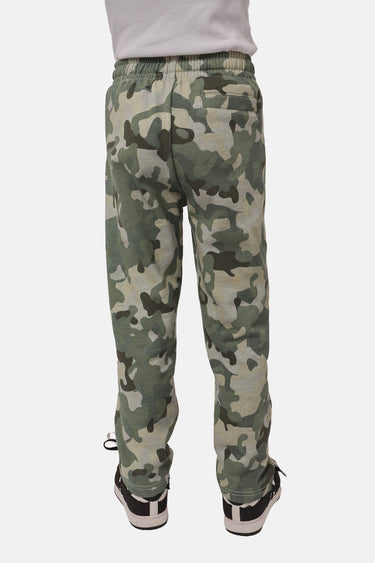Jogging Fenek Camouflage vu de dos sur enfant, taille élastique et bas resserrés par cordon, baskets