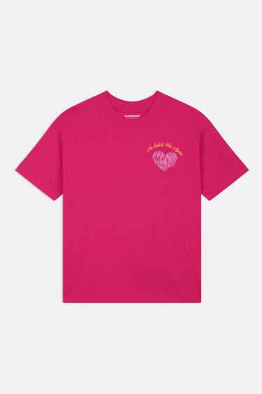 T-shirt Feremy Rose à plat, vue de face, petit cœur rose griffonné et inscription jaune sur la poitrine
