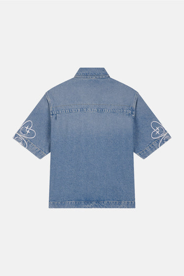 Chemise en jean Jemy Bleu Jean à manches courtes, à plat, vue de dos, coeurs blancs brodés sur les manches