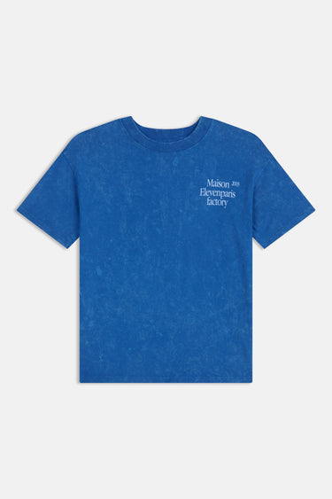 T-shirt Lys Bleu délavé à plat, vue de face avec inscription Maison Elevenparis factory sur la poitrine