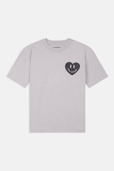 T-shirt Parma Gris délavé à plat, vue de face, coeur noir souriant sur la poitrine, col rond