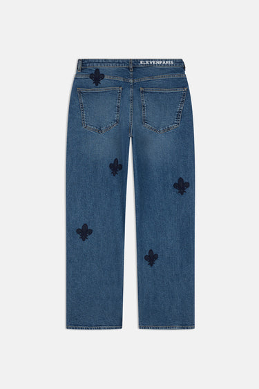 Jean Pretty Bleu Jean à plat, de dos, poches arrière, étiquette Eleven Paris à la ceinture et fleurs de lys marine